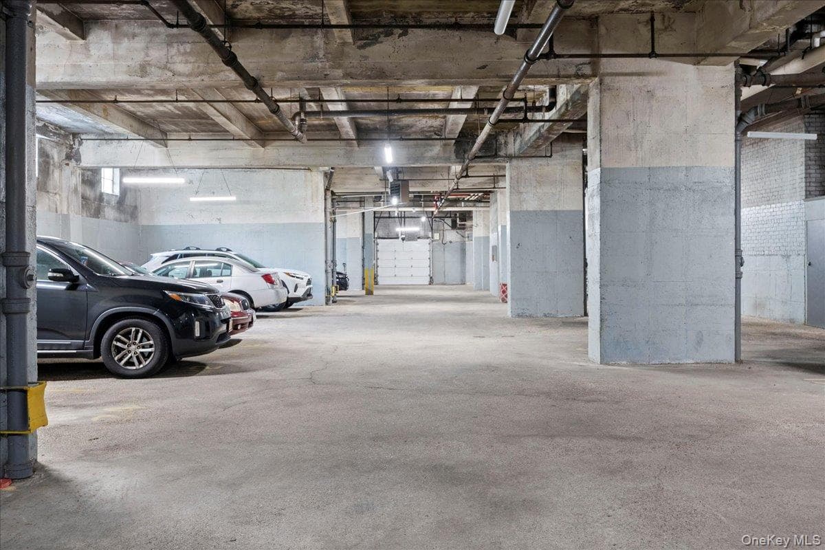 1111 Midland Avenue Unit: 6G thumbnail 31