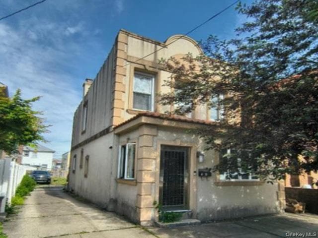 61 25 165th Street, Flushing