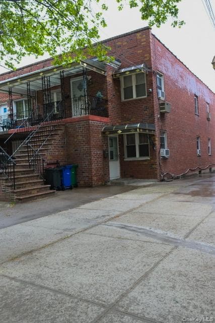 2061 E 60th Street thumbnail 2