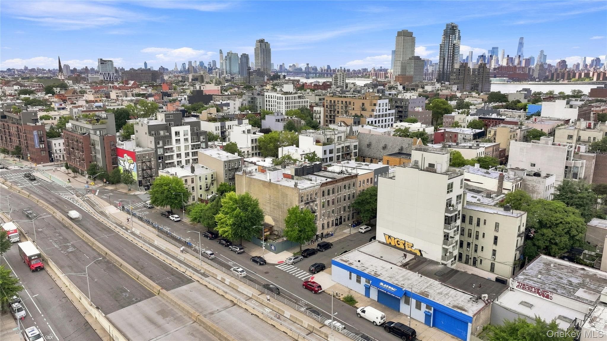 162 Dupont Street thumbnail 4