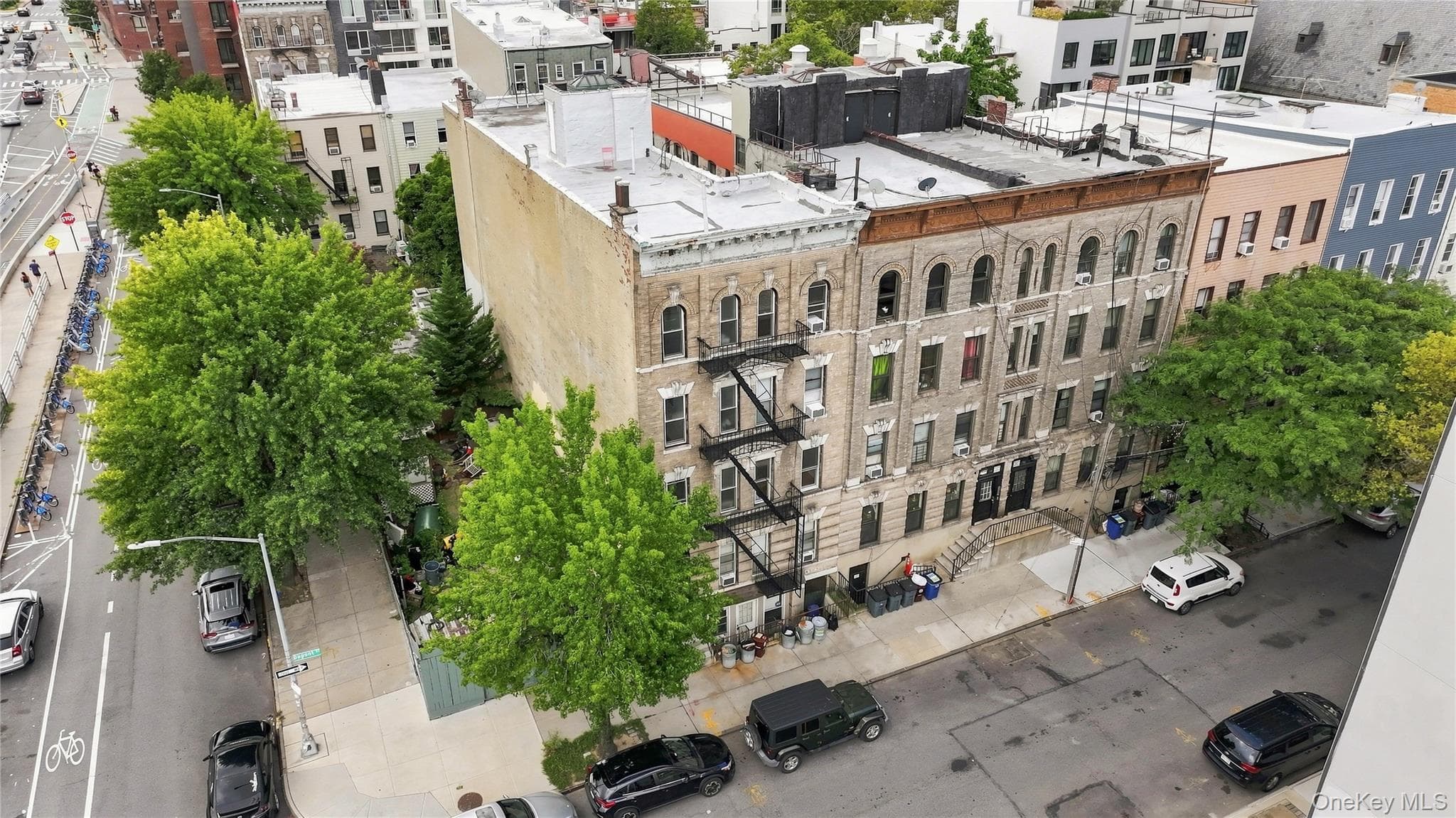 162 Dupont Street thumbnail 5