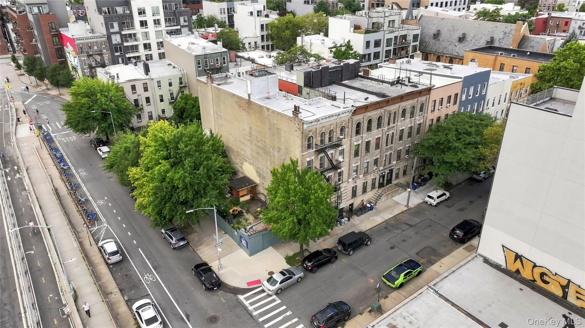 162 Dupont Street thumbnail 2