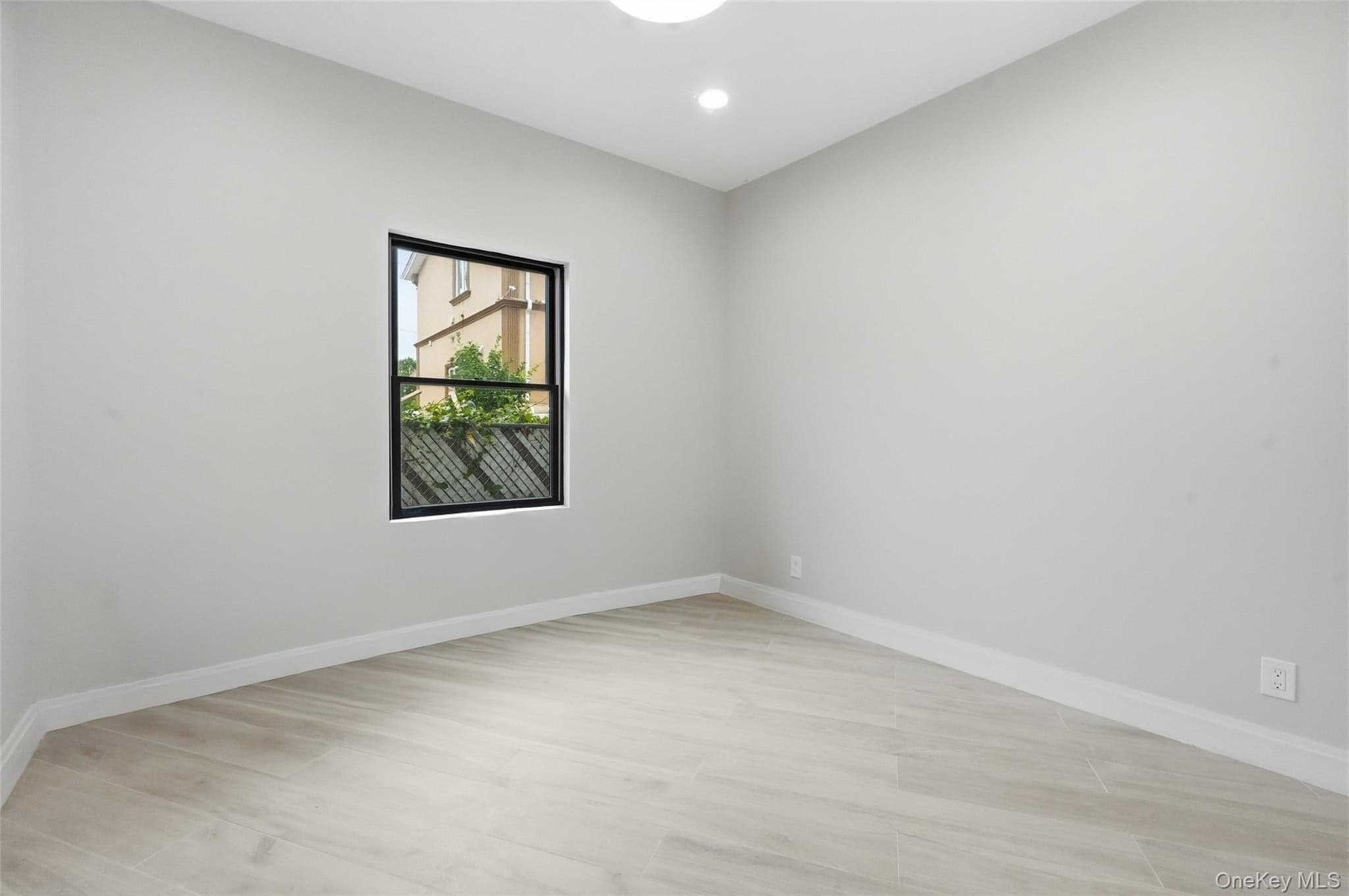 23 Doherty Avenue thumbnail 22
