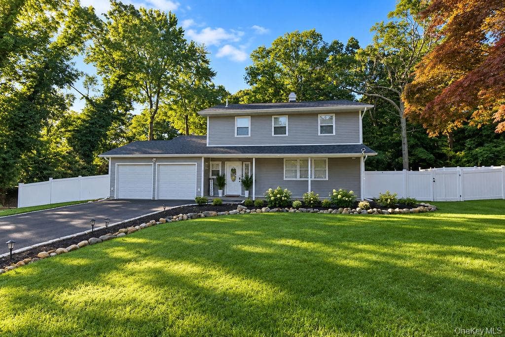 102 Patchogue Drive thumbnail 2
