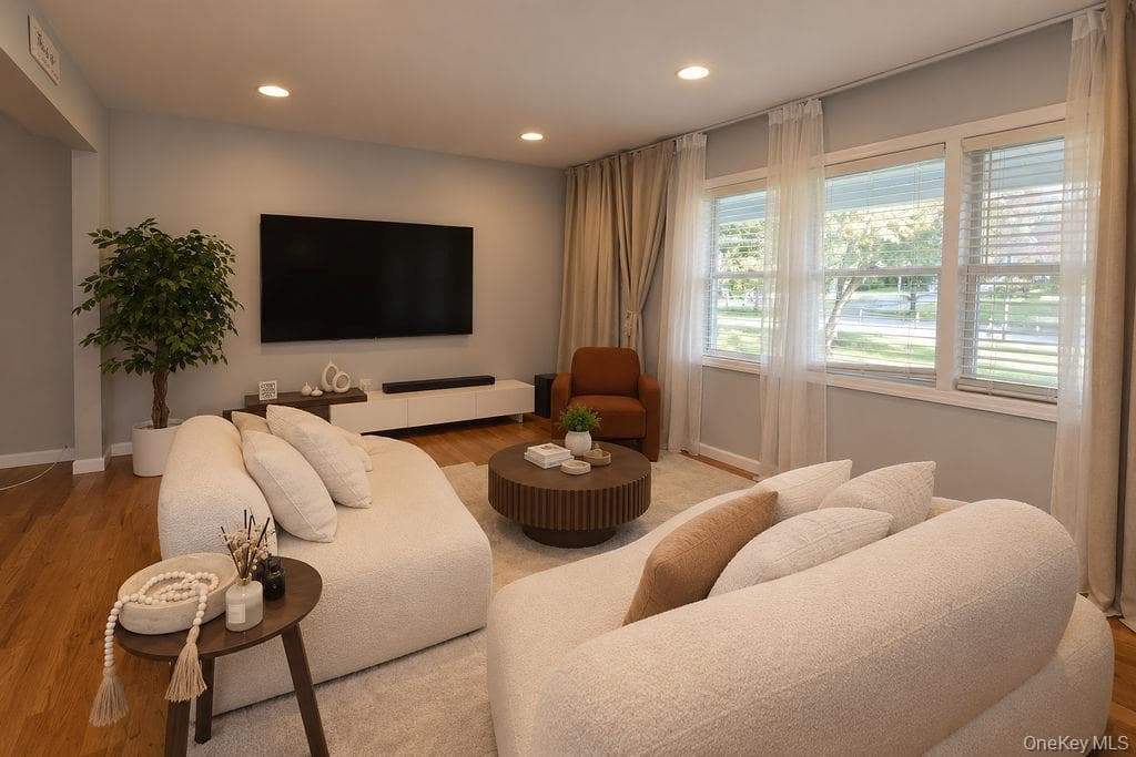 102 Patchogue Drive thumbnail 16