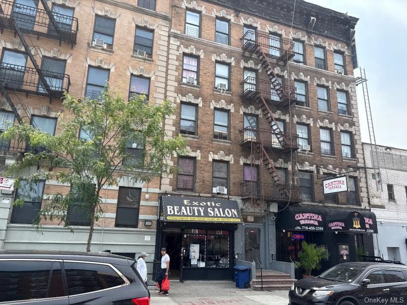 576 Southern Boulevard photo 1