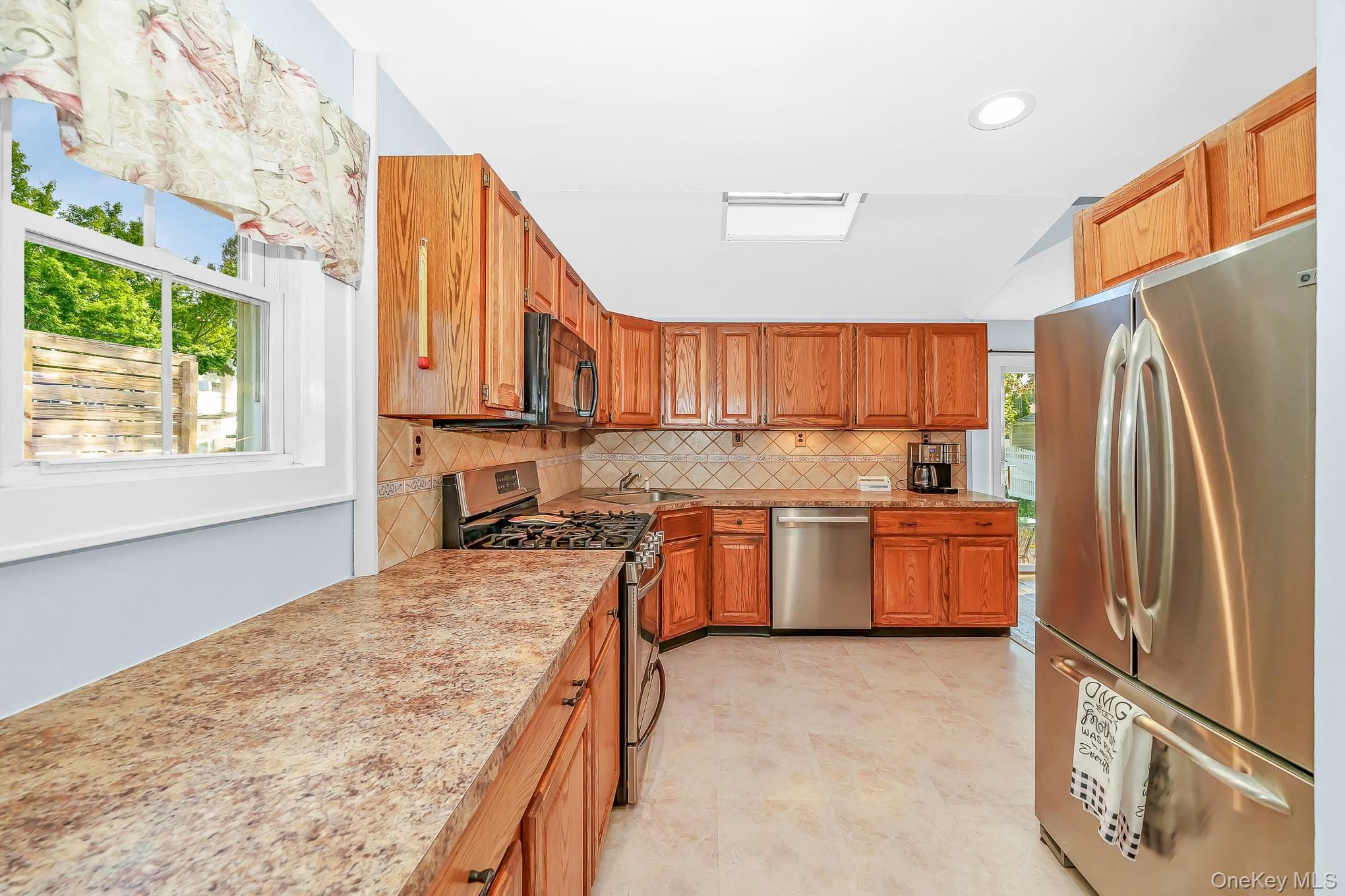 209 Claxton Avenue thumbnail 6