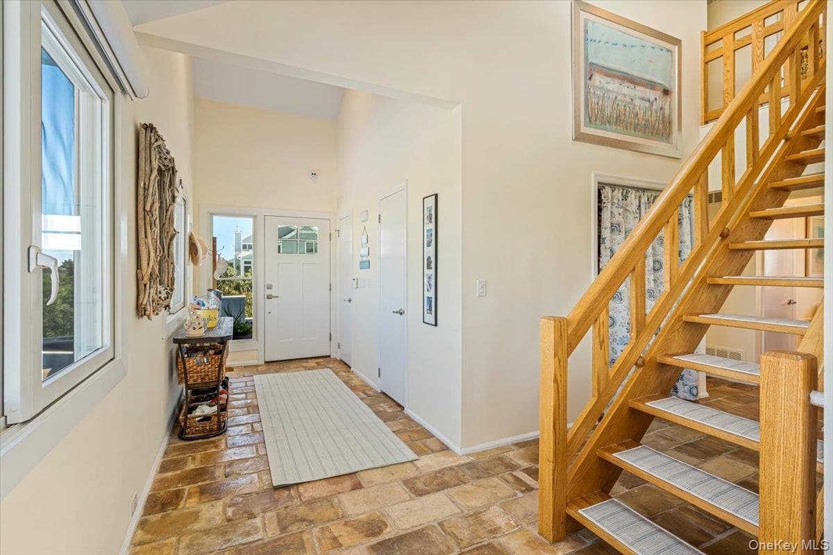 556 Dune Road thumbnail 5