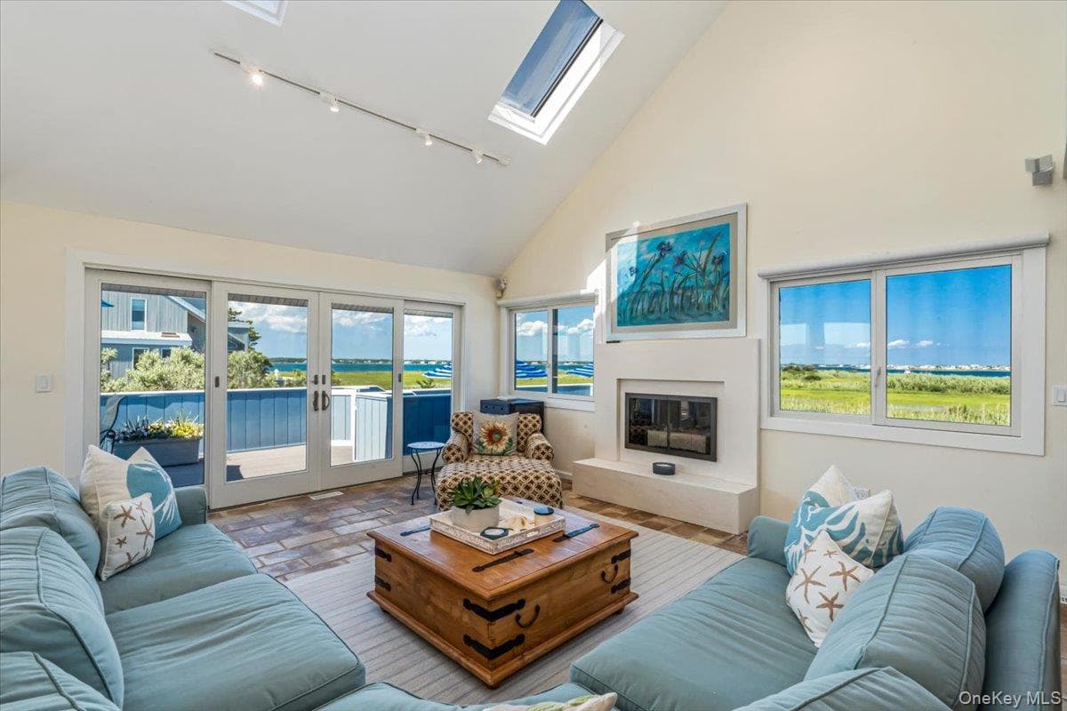 556 Dune Road thumbnail 12