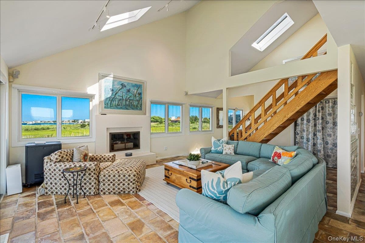 556 Dune Road thumbnail 8
