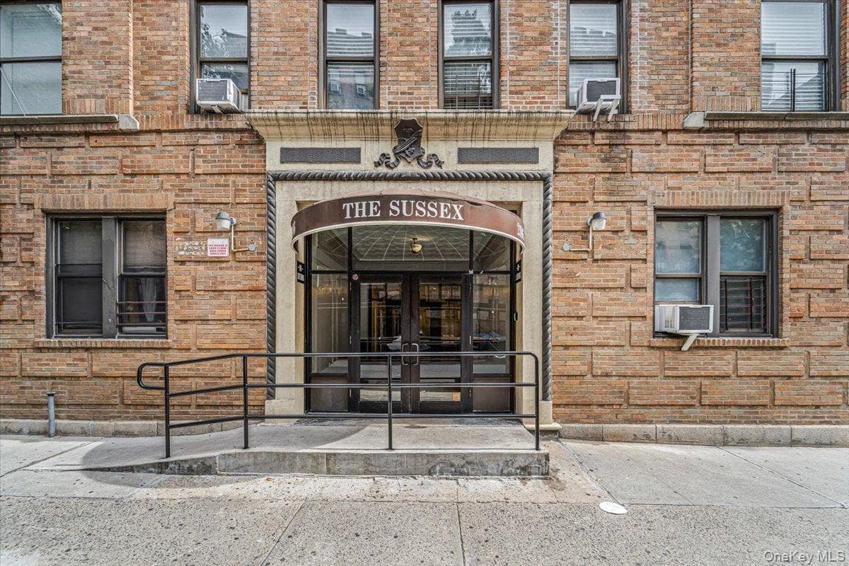 2186 Cruger Avenue Unit: 4B photo 1