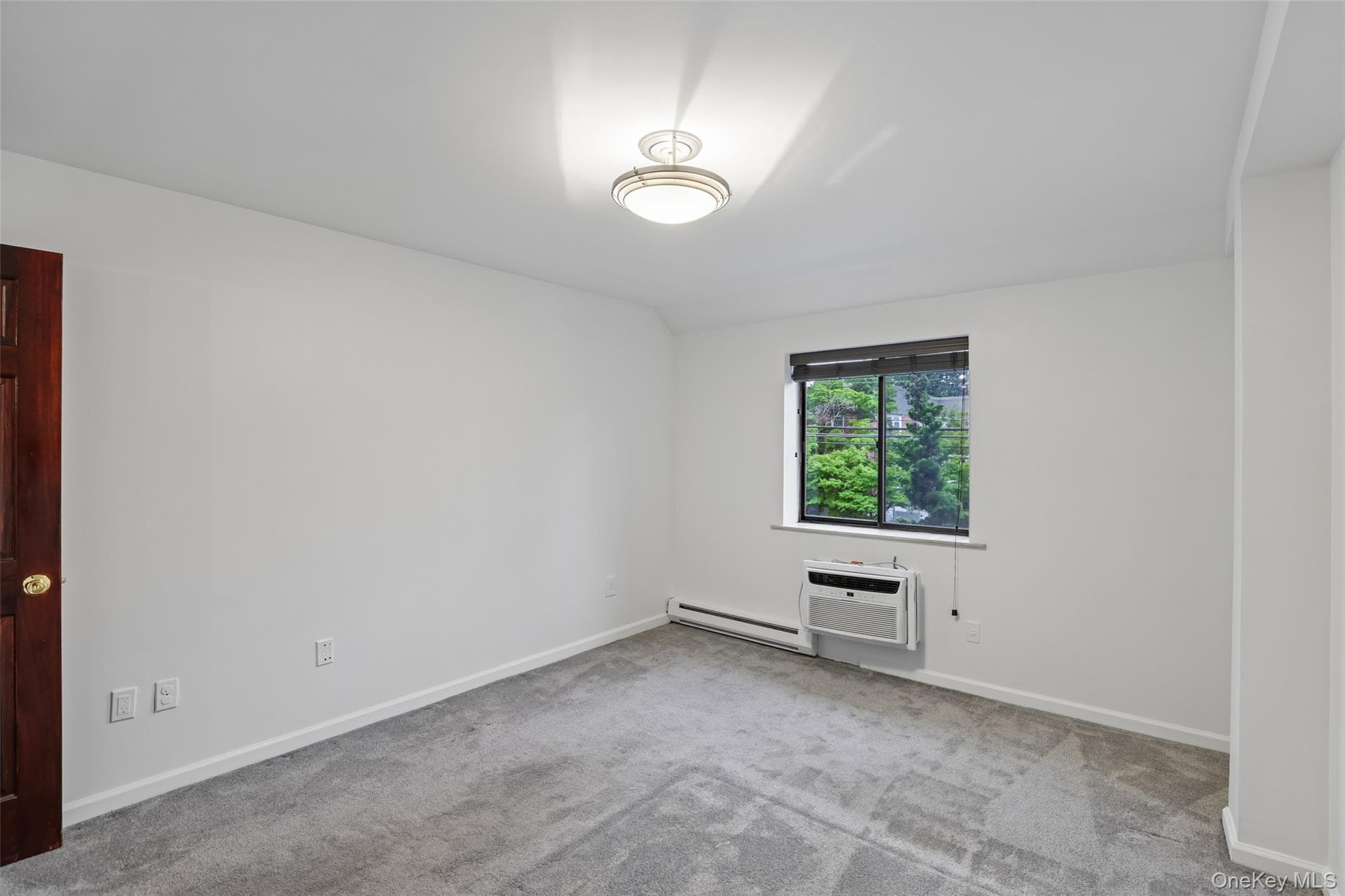 530 Hudson Avenue thumbnail 23