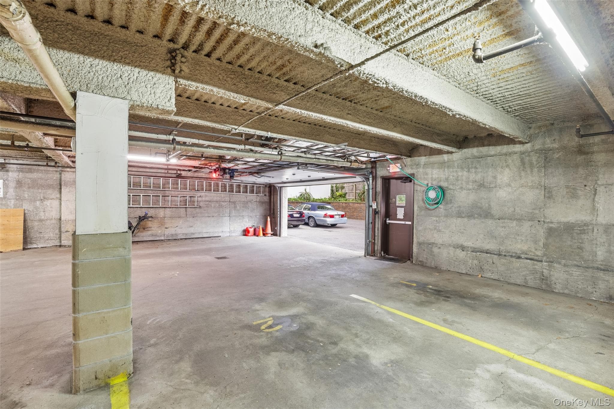 530 Hudson Avenue thumbnail 28