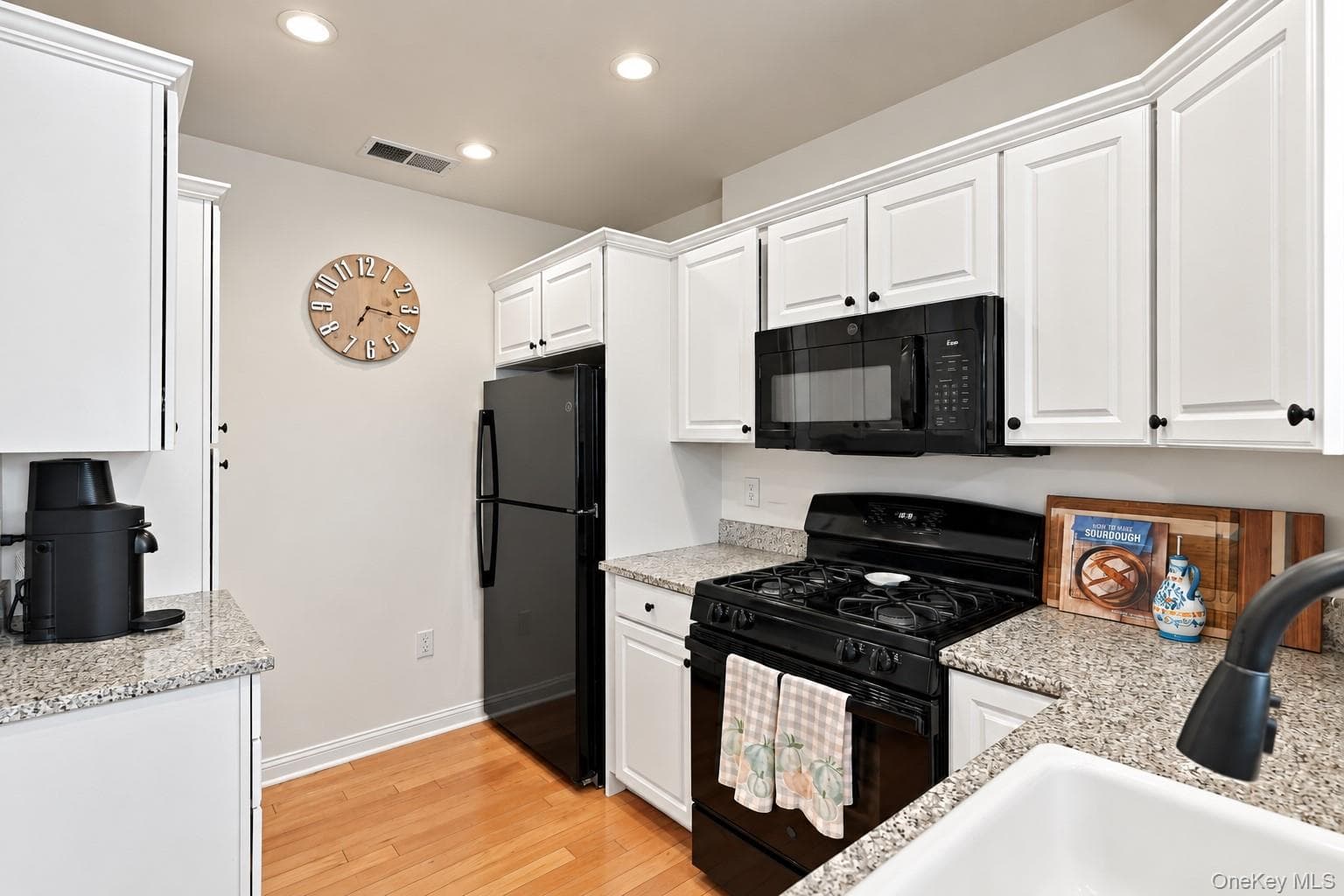 3102 Leeward Drive thumbnail 7