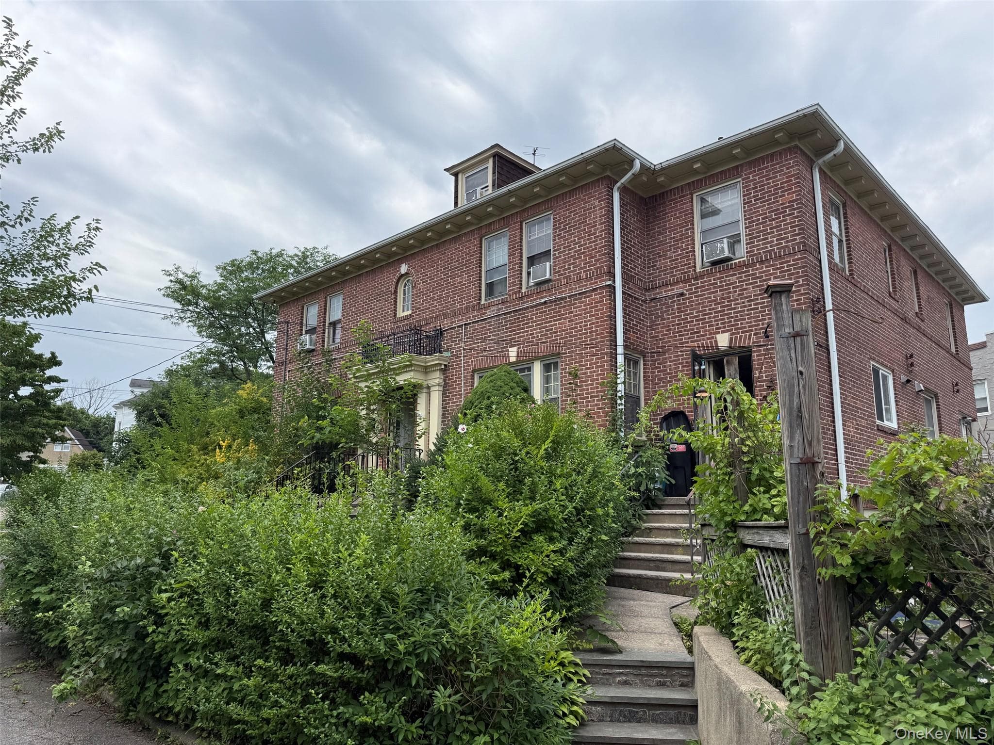 92 Woodland Avenue thumbnail 2