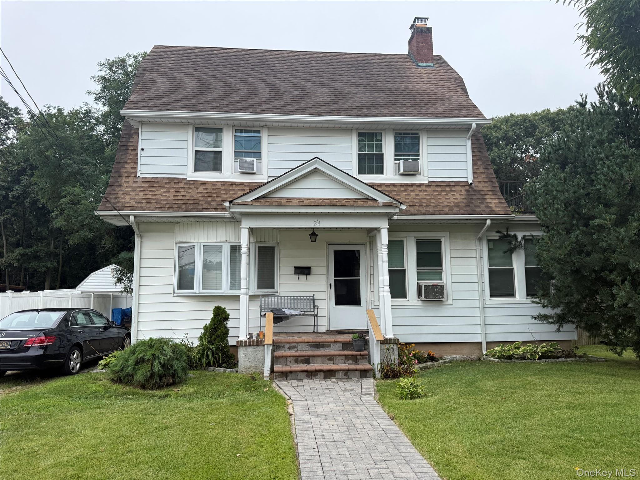 24 Washington Avenue, Amityville