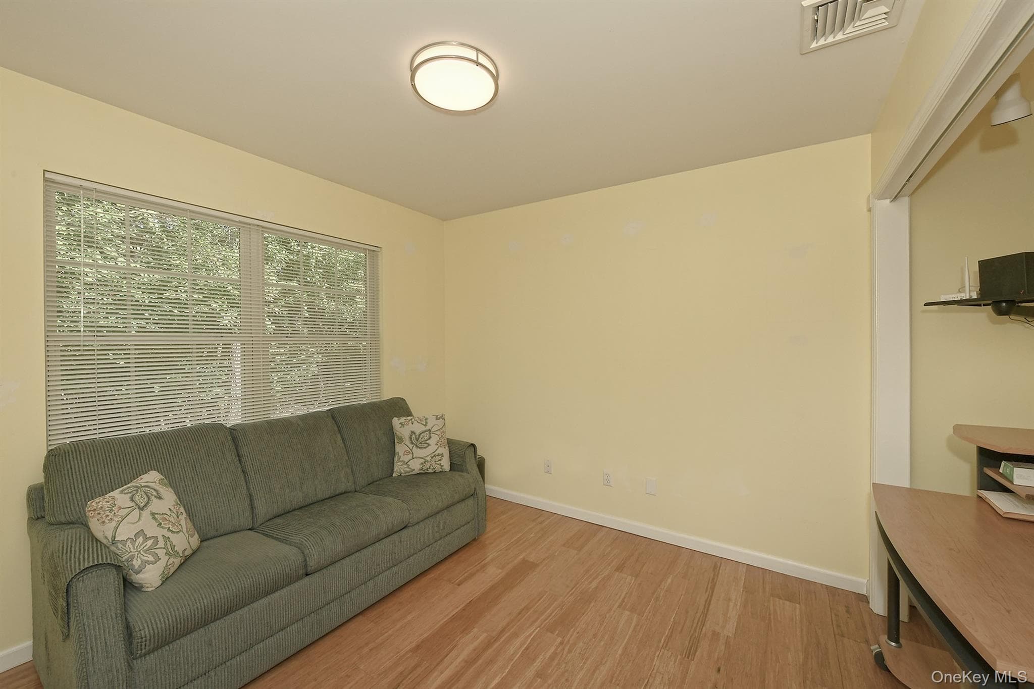 81 C Robinson Avenue thumbnail 17