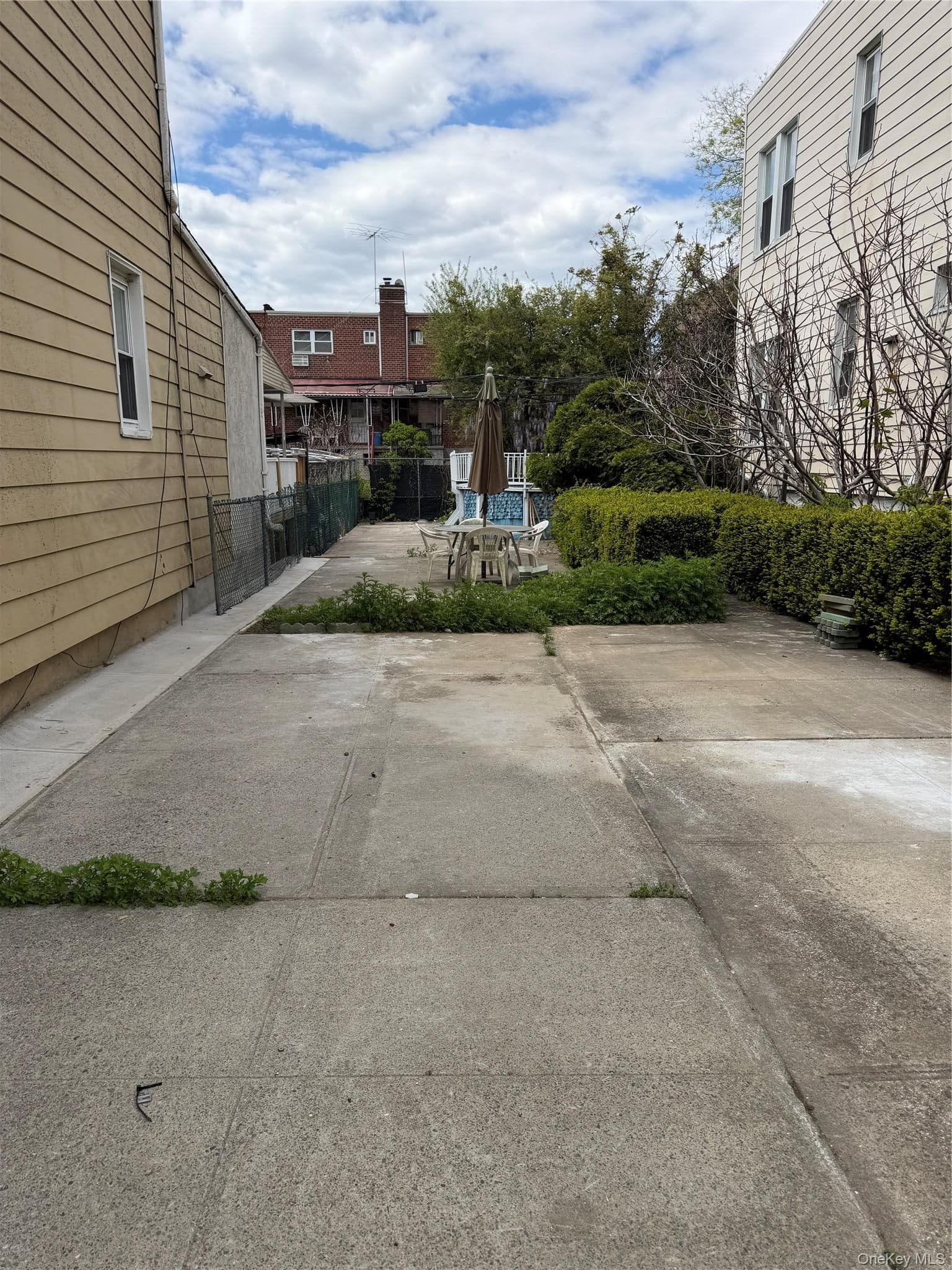 1871 Matthews Avenue thumbnail 23