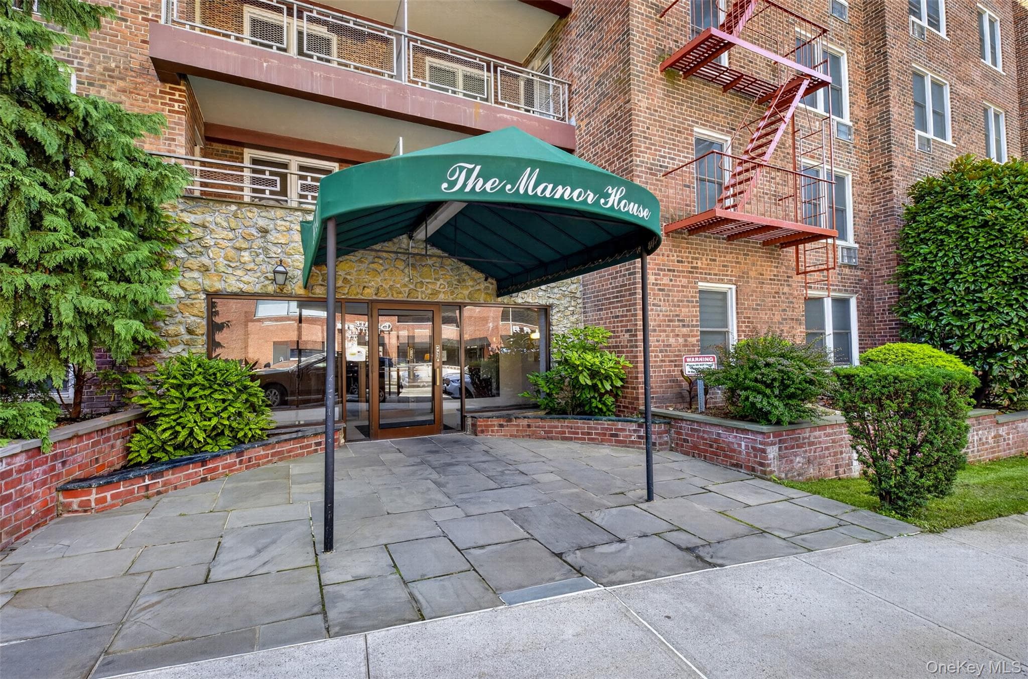 241-20 Northern Blvd Blvd Unit: 3P, Little Neck
