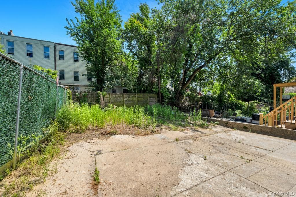 252 Woodbine Street thumbnail 5