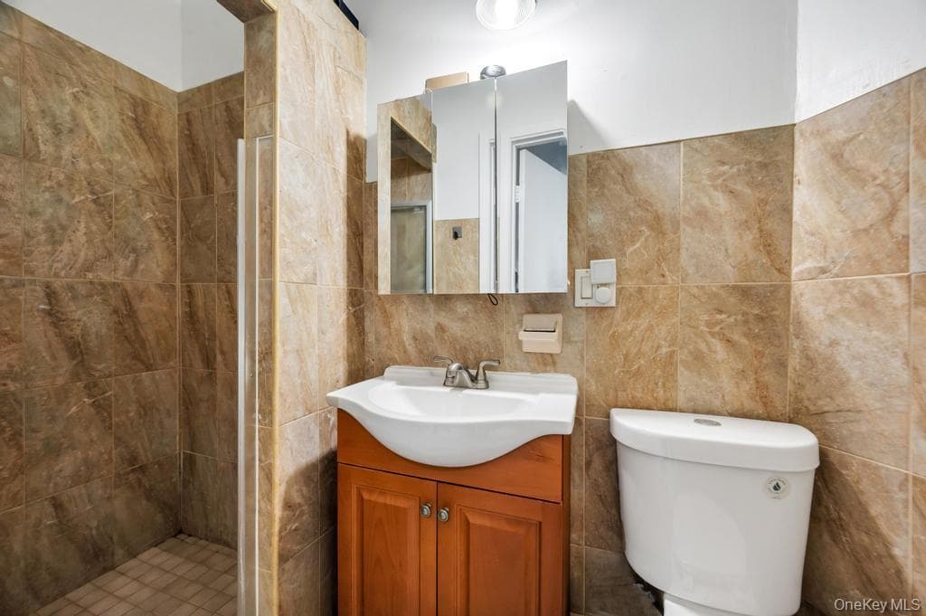 252 Woodbine Street thumbnail 22