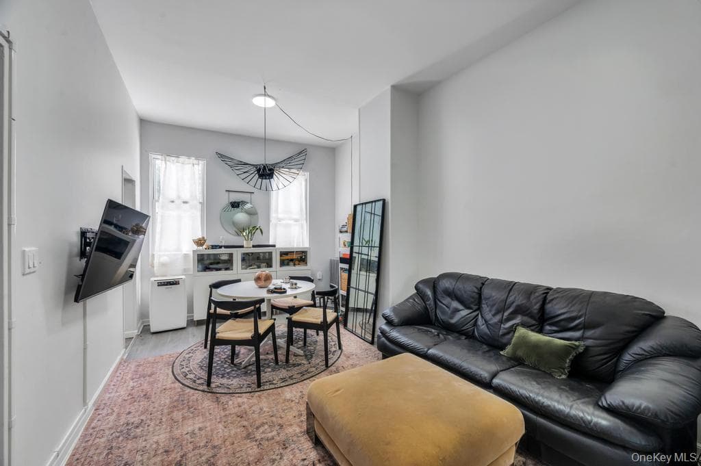 252 Woodbine Street thumbnail 16