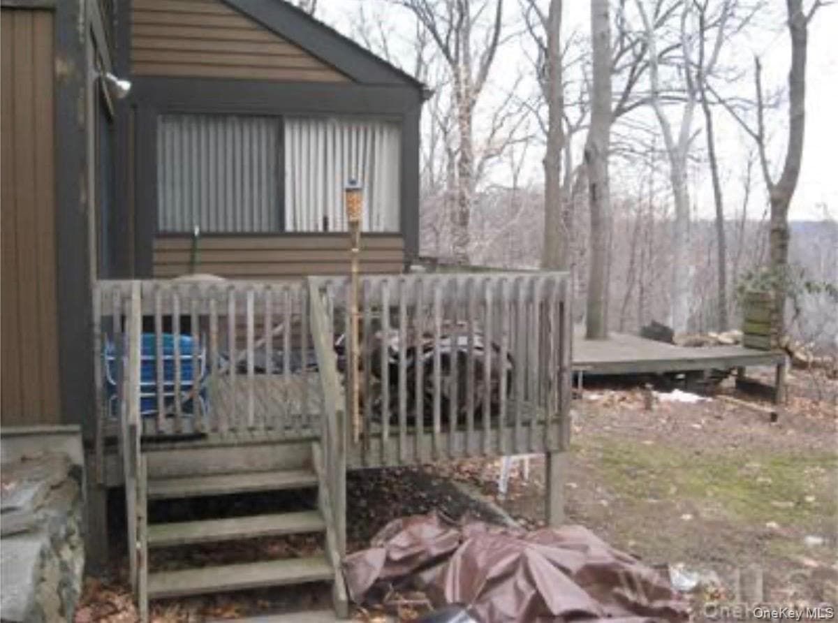 114 Round Hill Road thumbnail 8