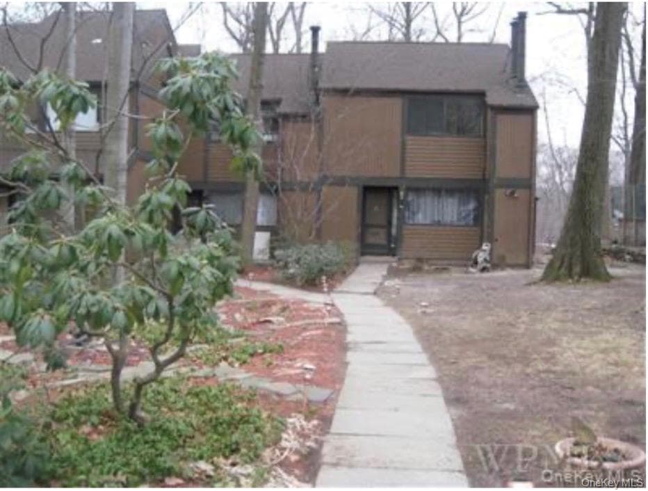 114 Round Hill Road thumbnail 2