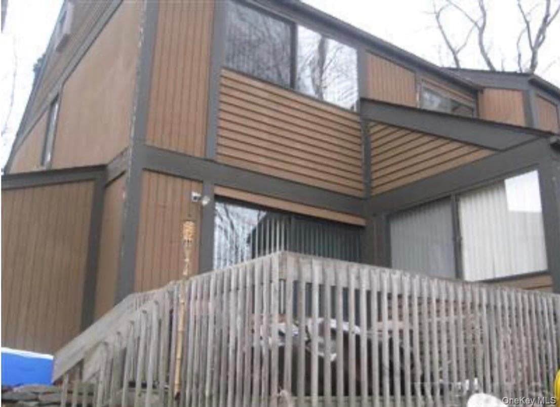 114 Round Hill Road thumbnail 10