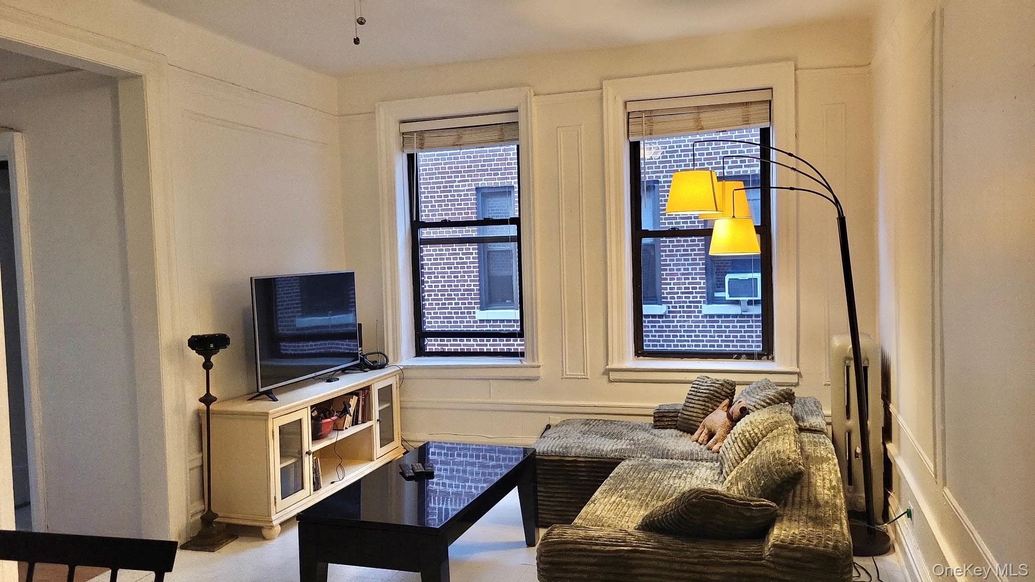1974 Lafontaine Avenue Unit: 4E thumbnail 3