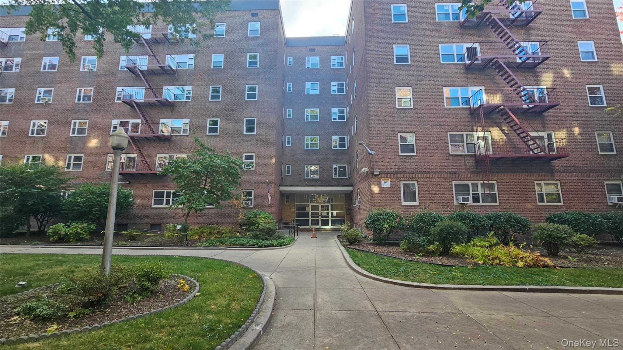 44-69 Kissena Boulevard Unit: 4M, Flushing