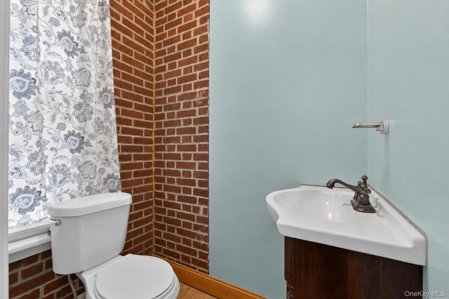1904 Lacombe Avenue thumbnail 10