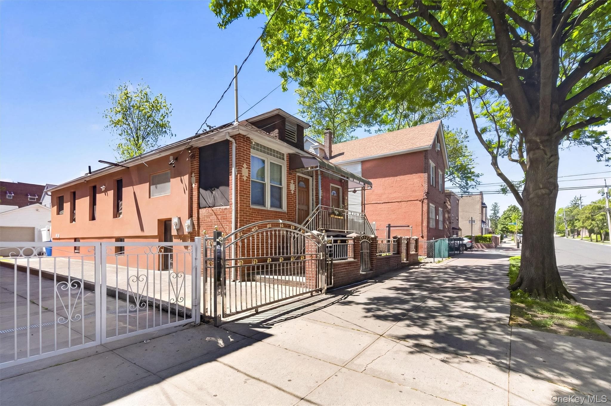 1904 Lacombe Avenue thumbnail 3