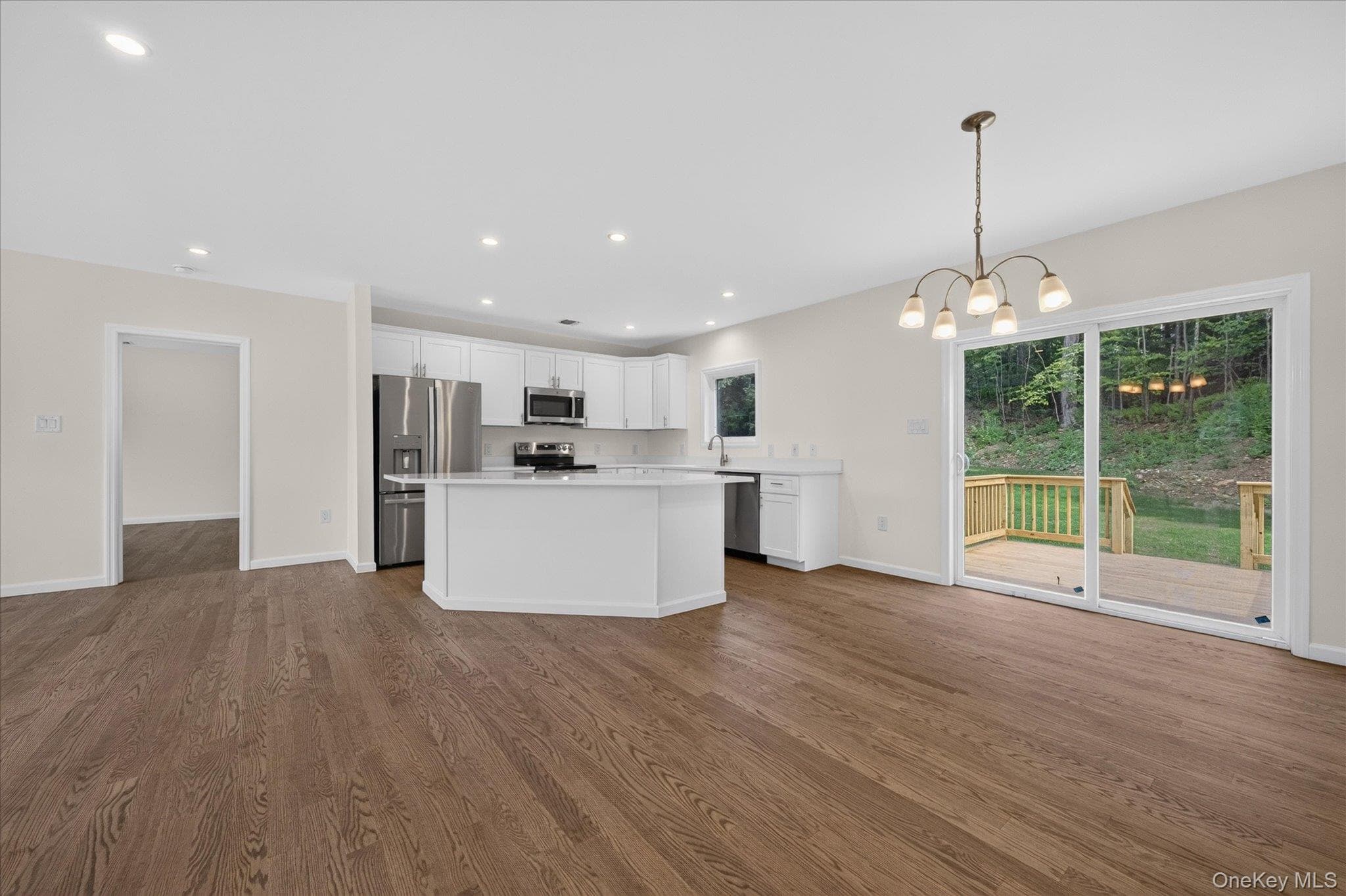 592 Ludingtonville Road thumbnail 3