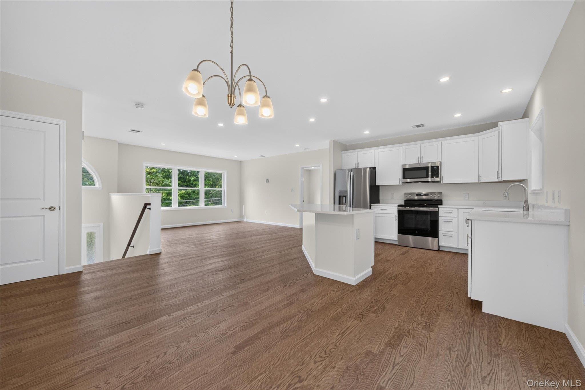 592 Ludingtonville Road thumbnail 4