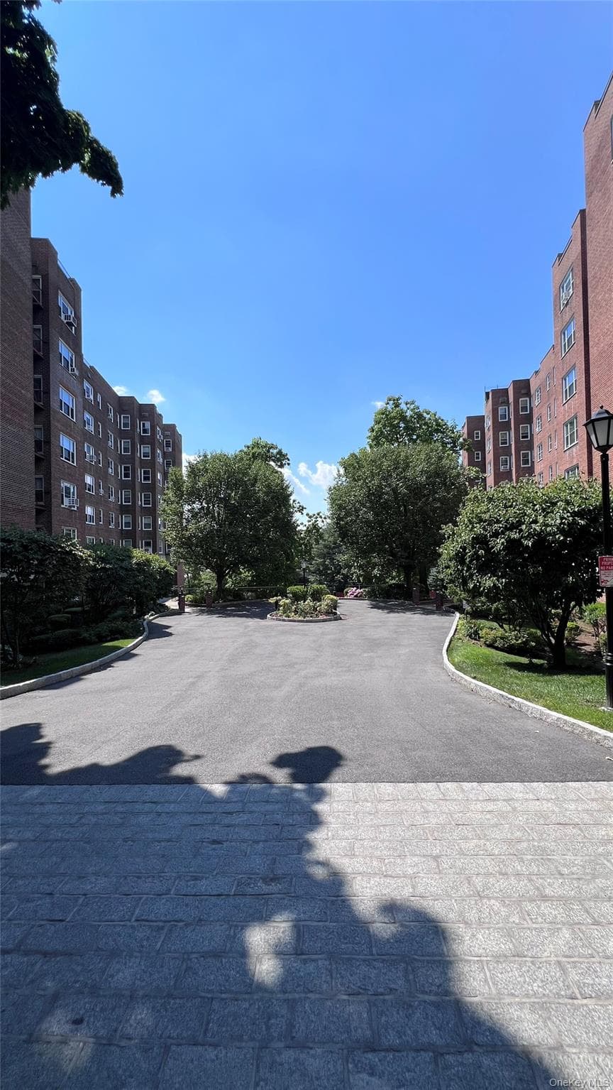 290 Collins Avenue Unit: 8E thumbnail 13