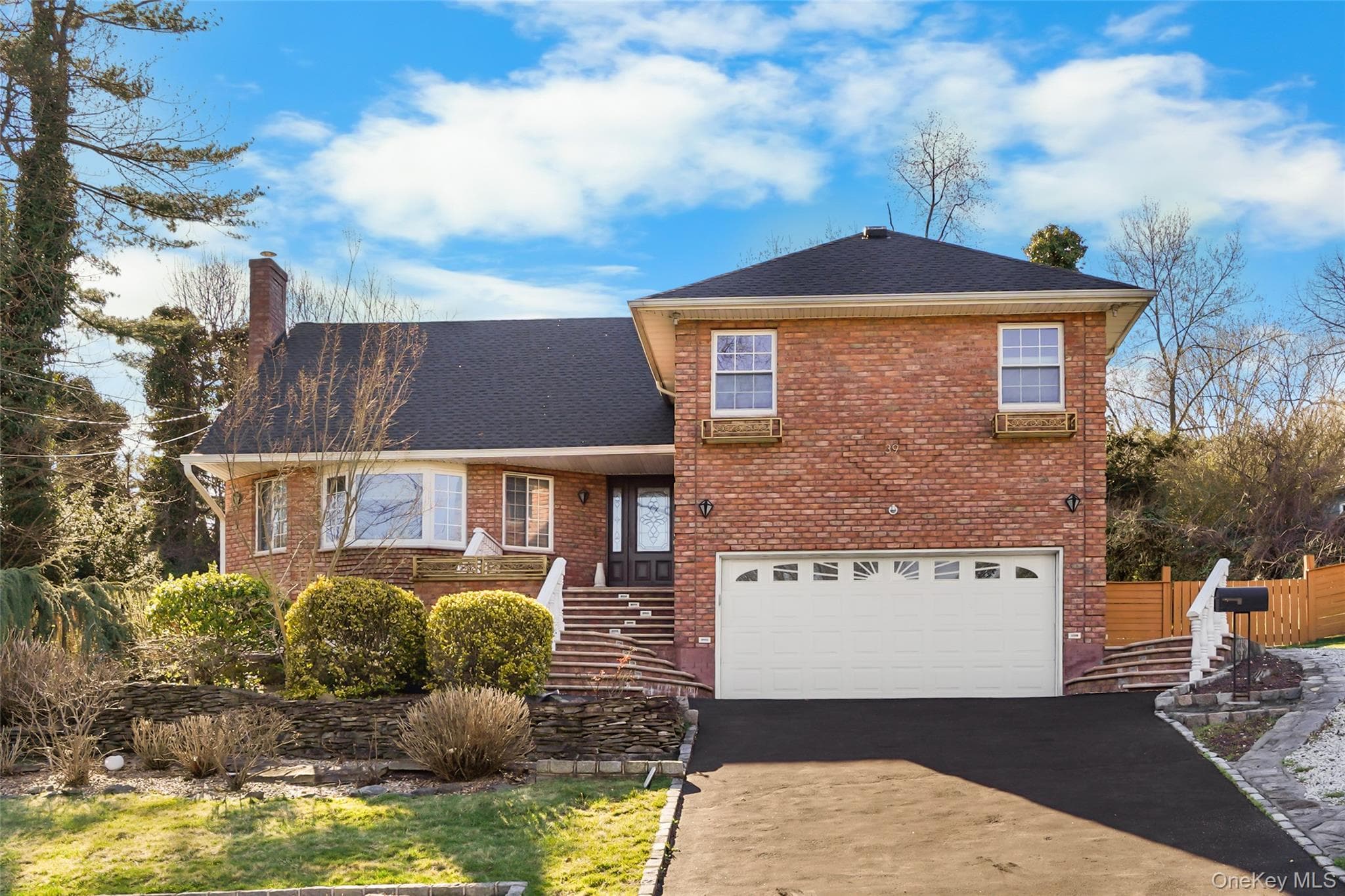 39 Oakdale Road, Roslyn Heights