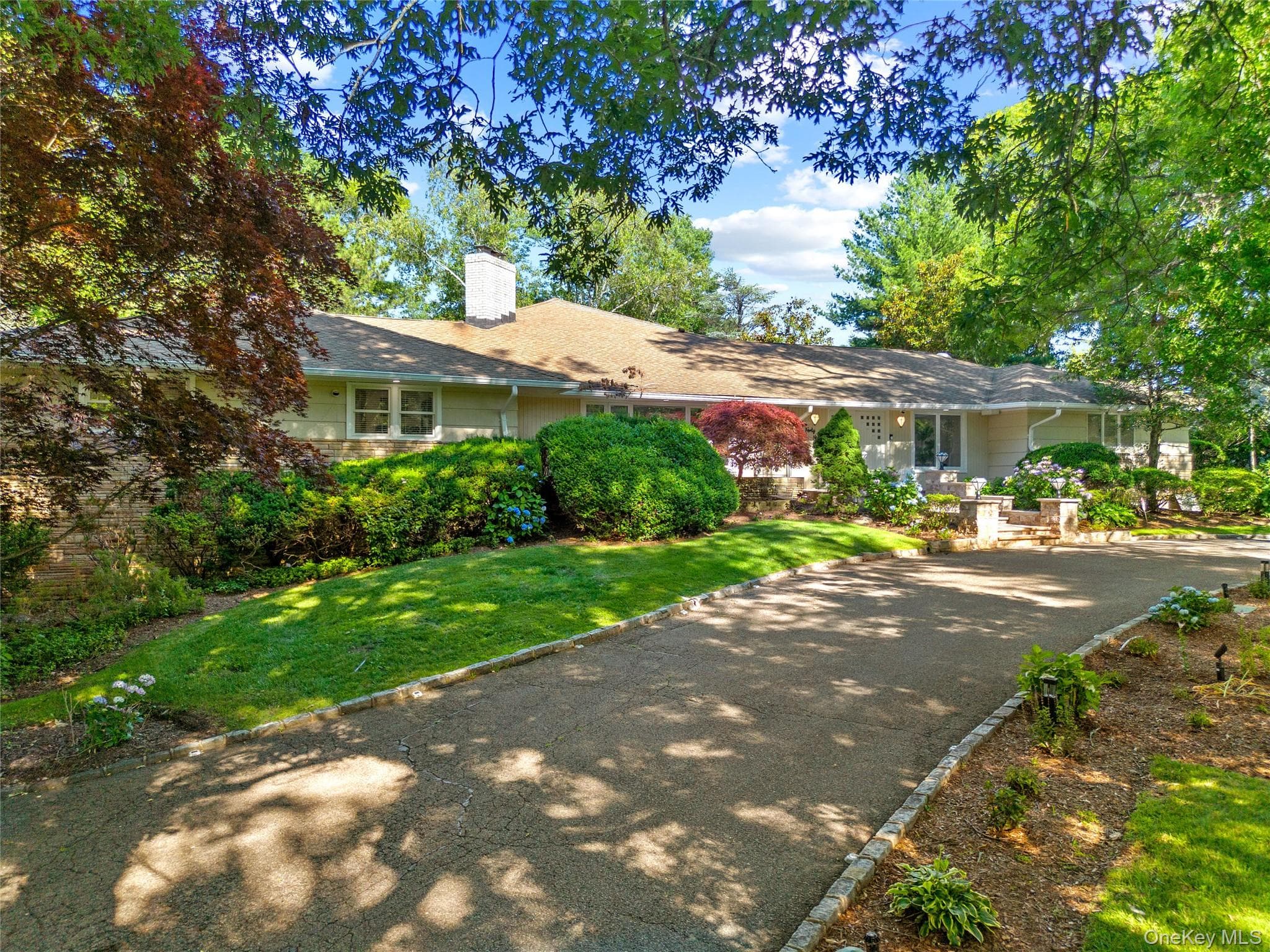 249 Glen Cove Road thumbnail 3