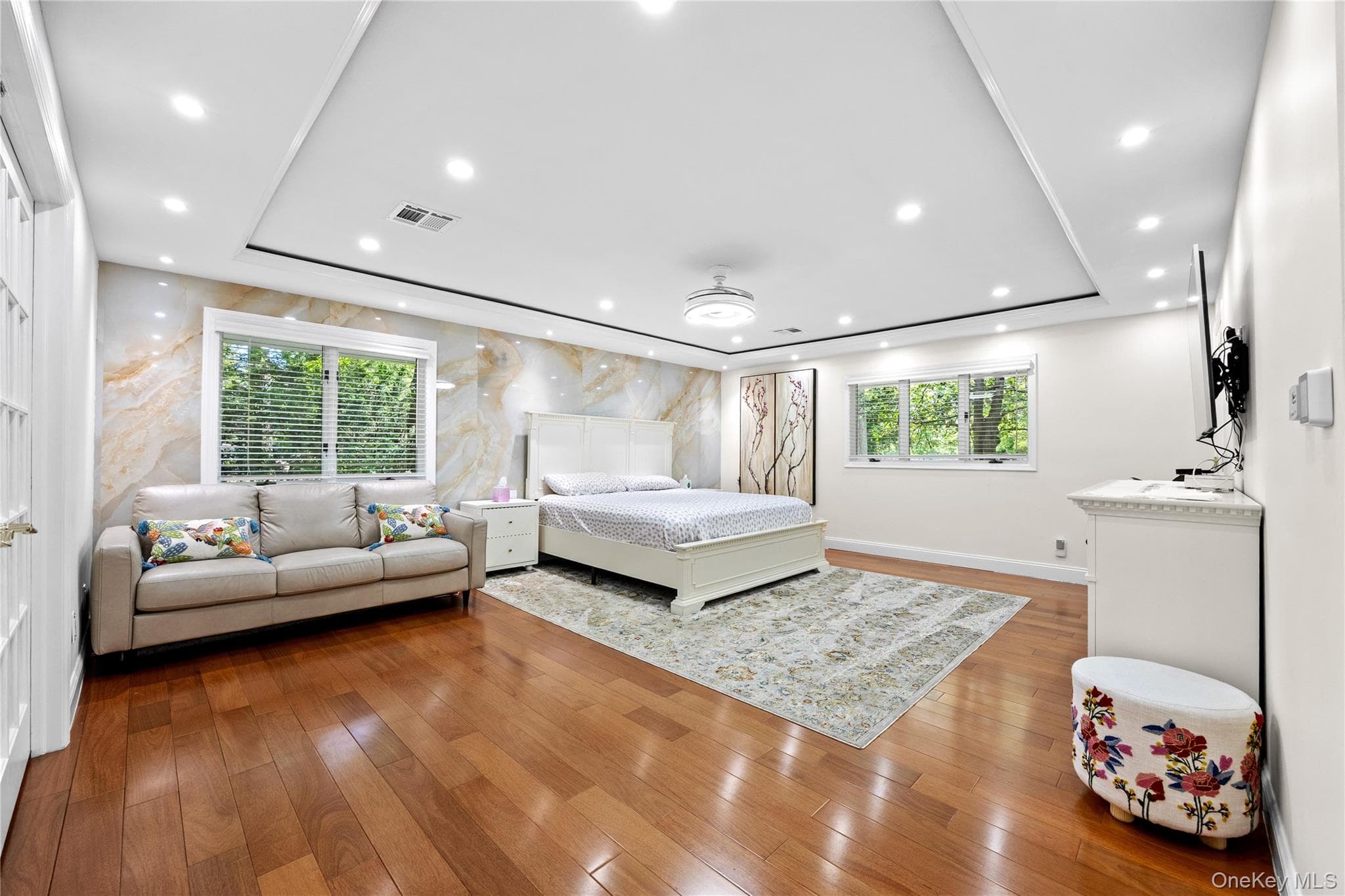 249 Glen Cove Road thumbnail 17