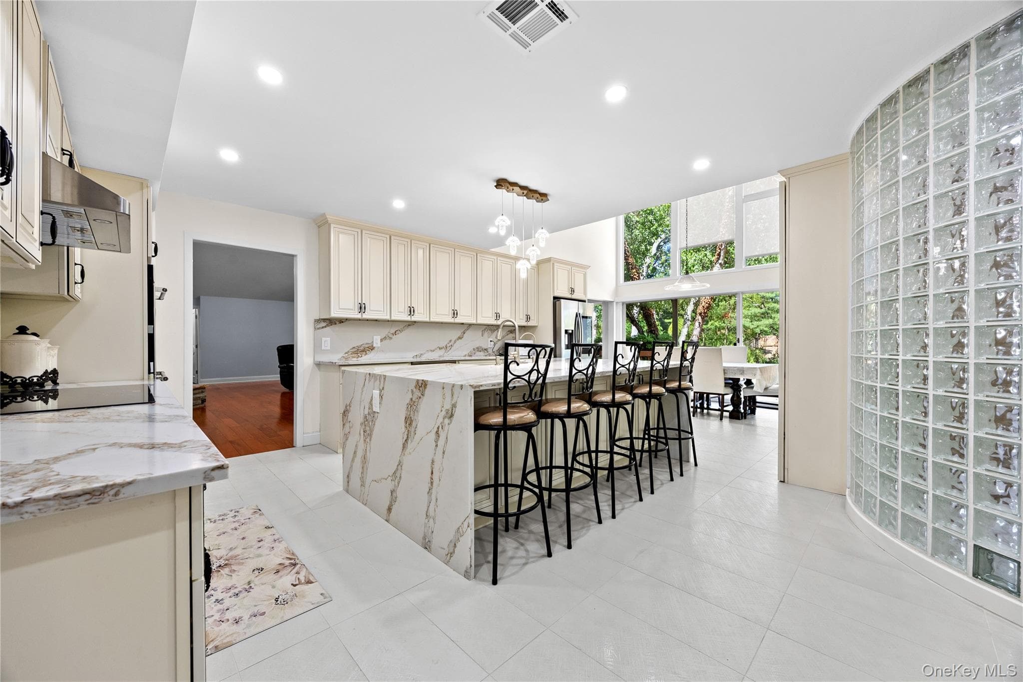 249 Glen Cove Road thumbnail 11