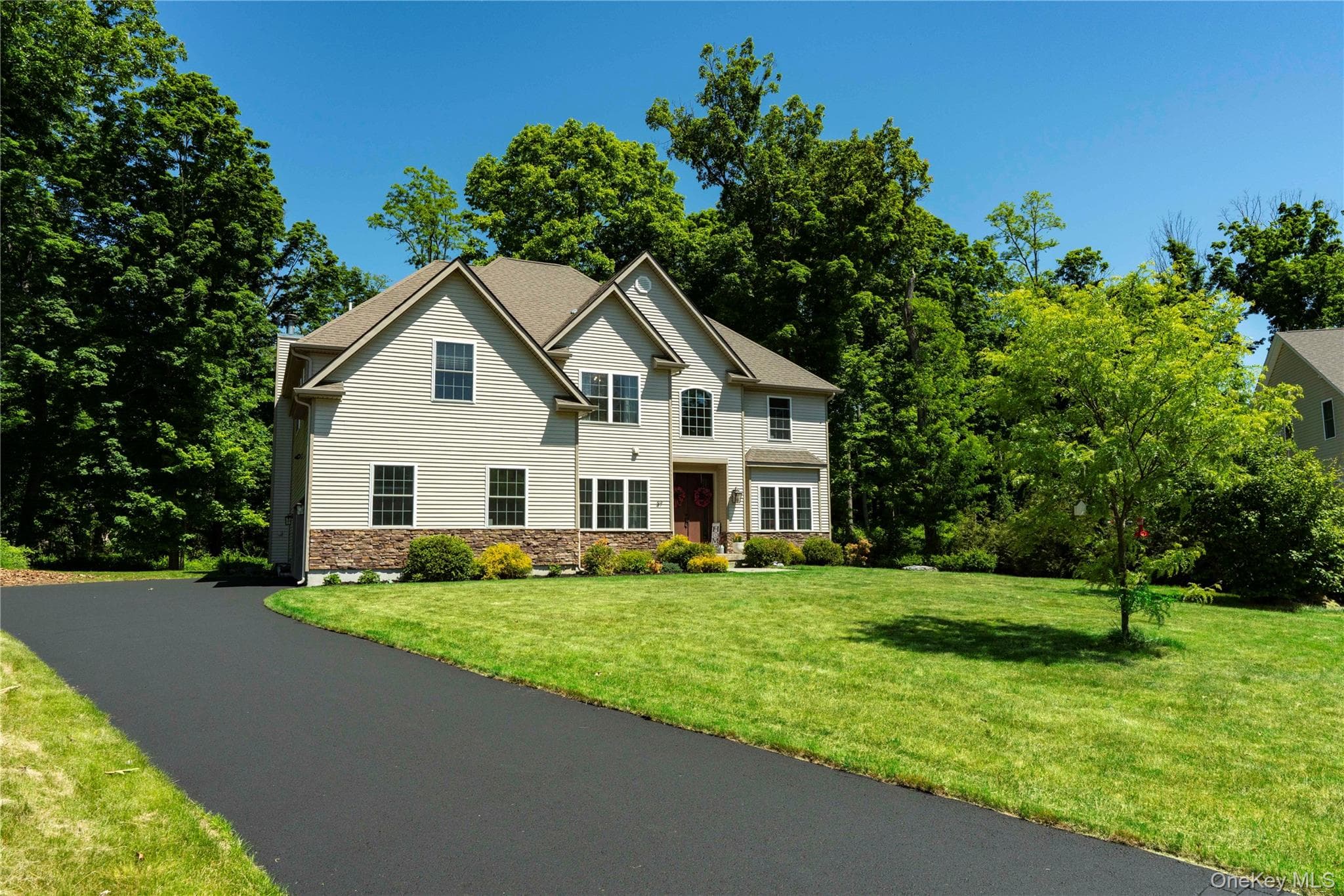 37 Biltmore Drive thumbnail 44