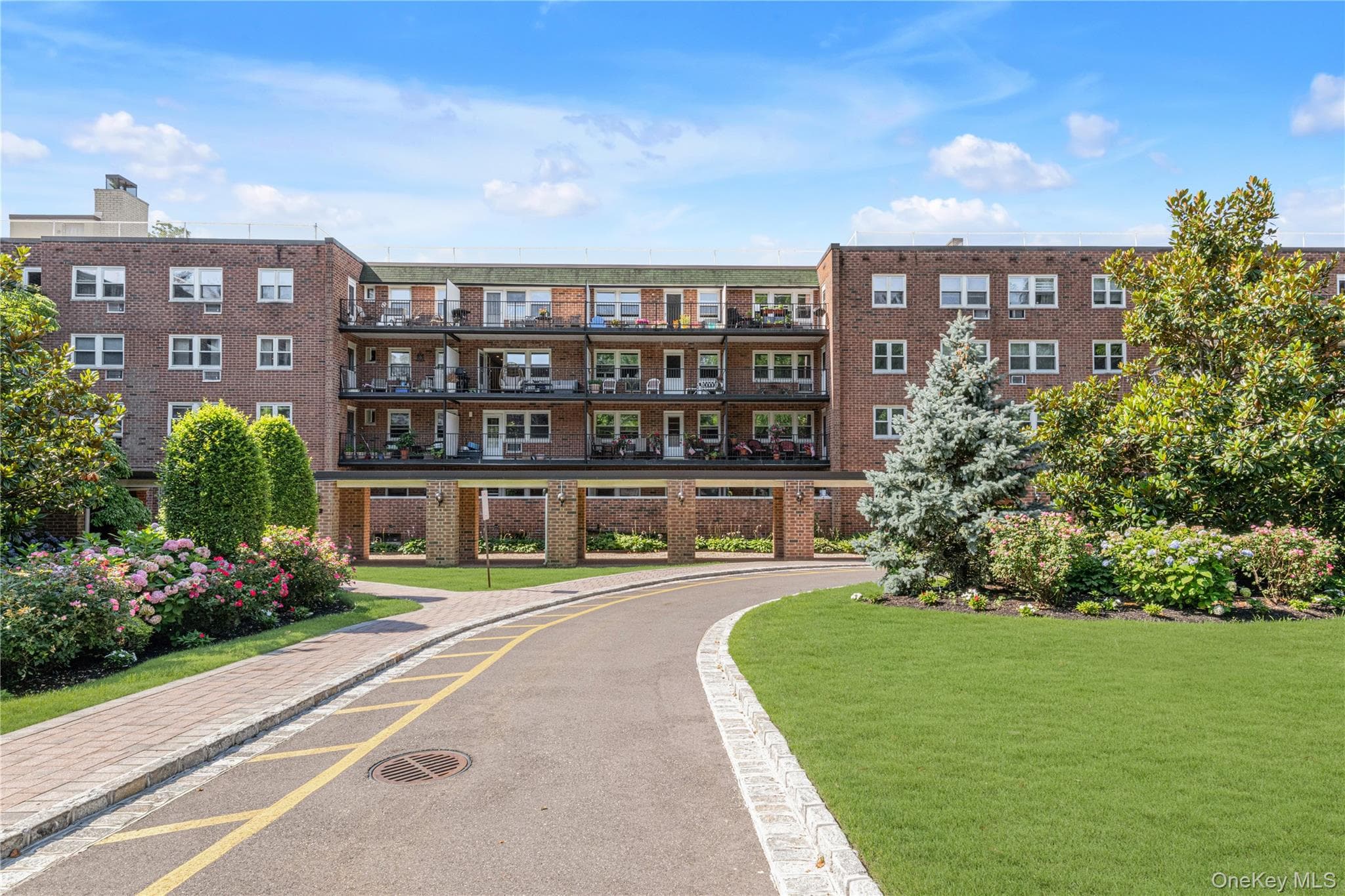 32 Pearsall Avenue Unit: 3F, Glen Cove