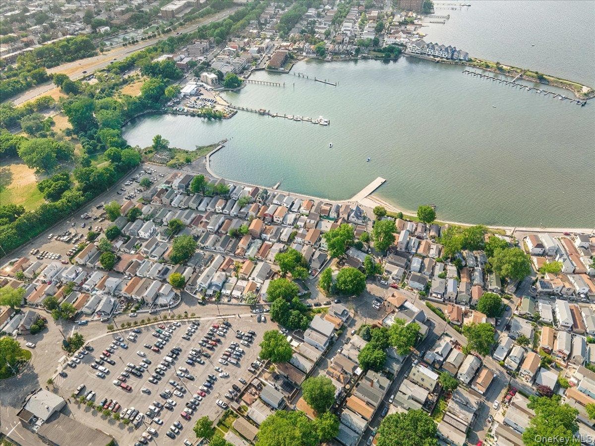 22B Edgewater Park thumbnail 15