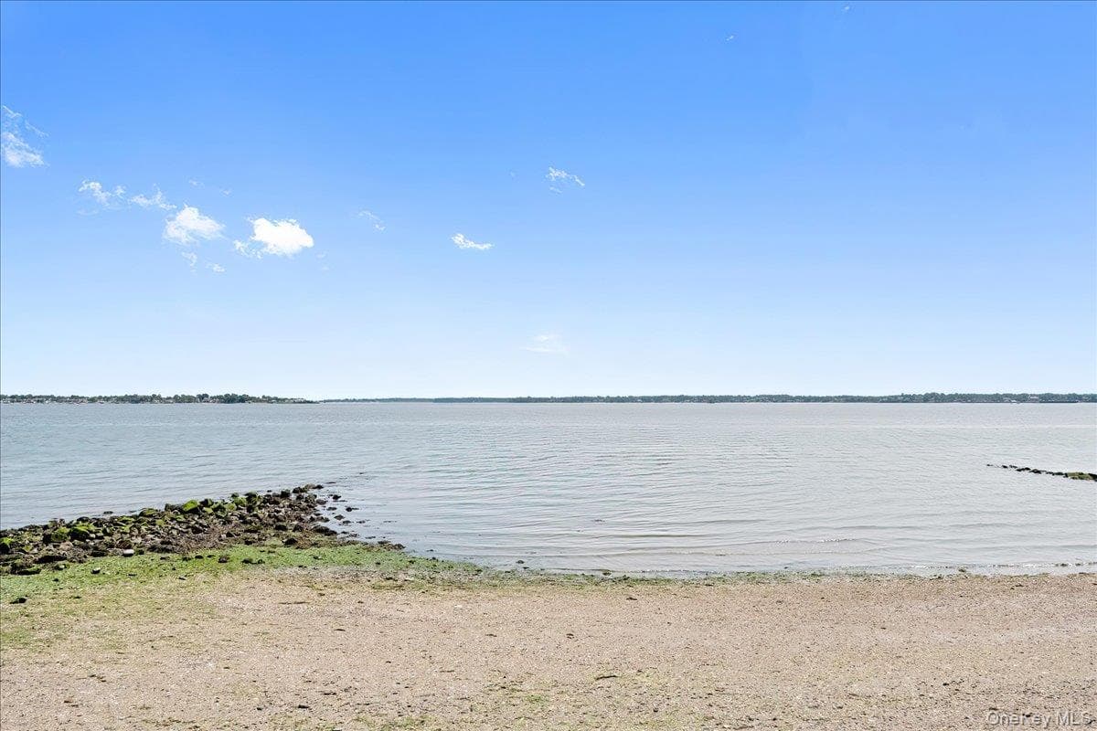 22B Edgewater Park thumbnail 19