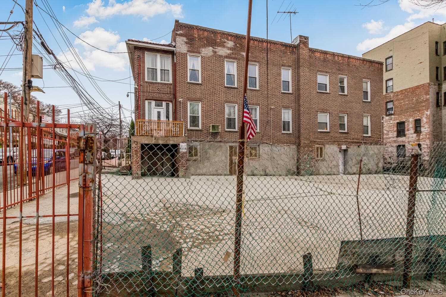 210 W 179th Street thumbnail 3