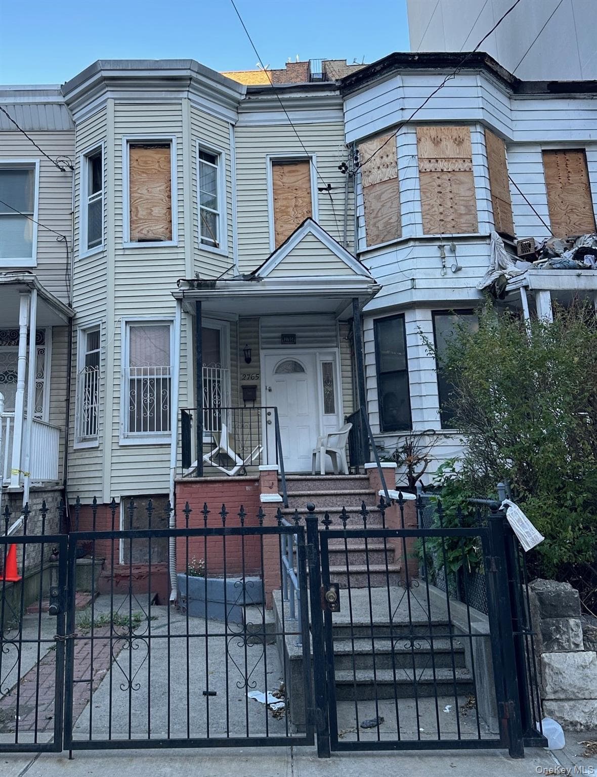 2765 Creston Avenue Ave thumbnail 2