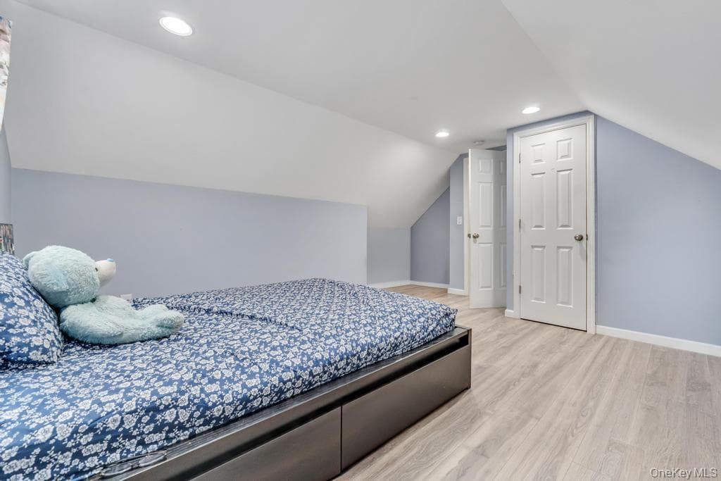 259 N Rutherford Avenue thumbnail 14