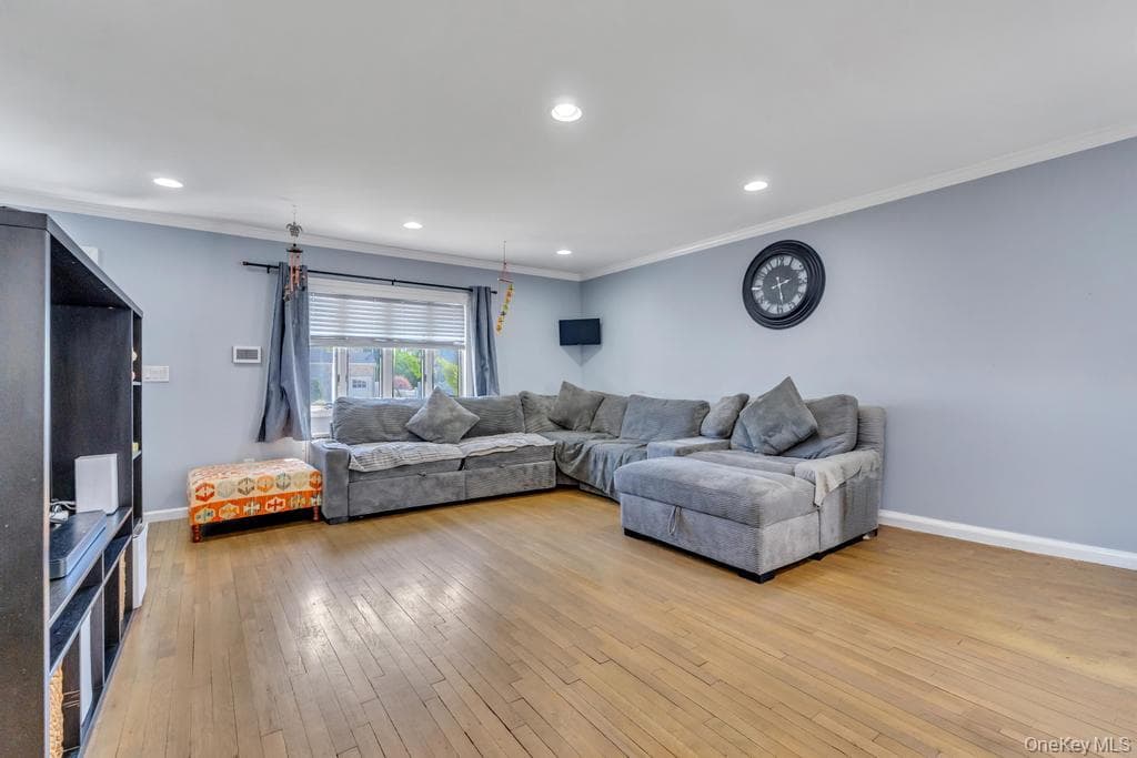 259 N Rutherford Avenue thumbnail 11