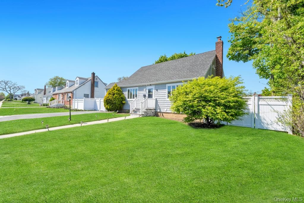 259 N Rutherford Avenue thumbnail 2