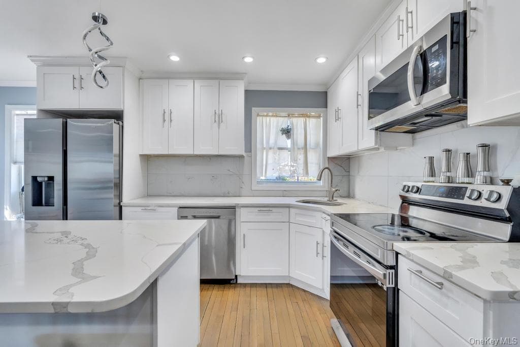 259 N Rutherford Avenue thumbnail 8